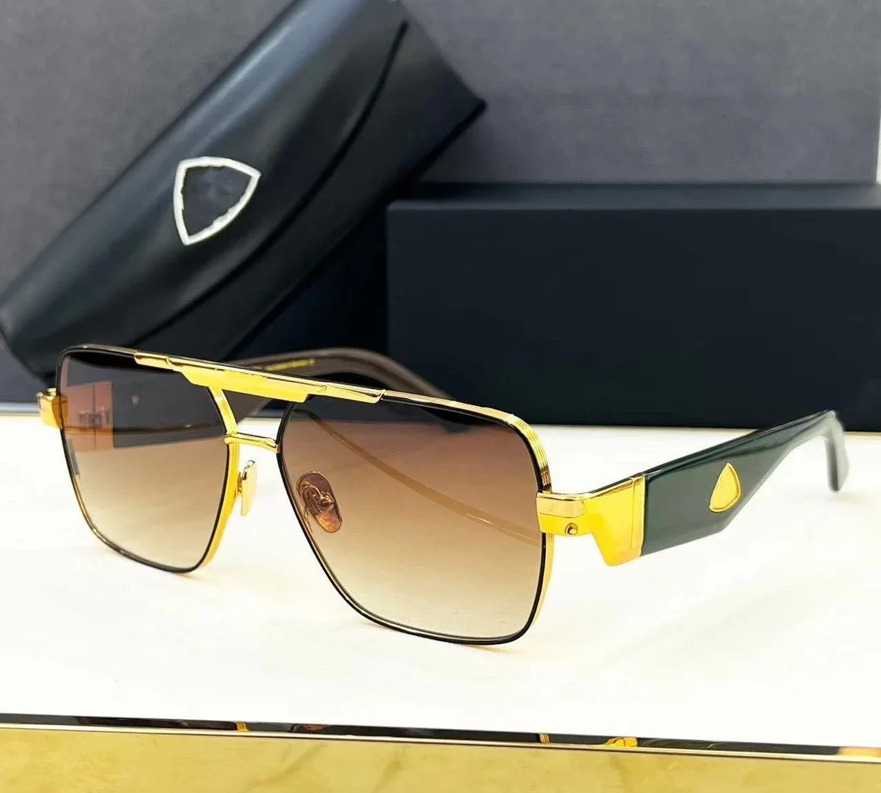 Оригинальные европейские и американские мужские солнцезащитные очки-авиаторы с защитой от ультрафиолета, модные женские дизайнерские круглые металлические солнцезащитные очки MY THEKIG
Оригинальные европейские и американские мужские солнцезащитные очки-авиаторы с защитой от ультрафиолета, модные женские дизайнерские круглые металлические солнцезащитные очки MY THEKIG