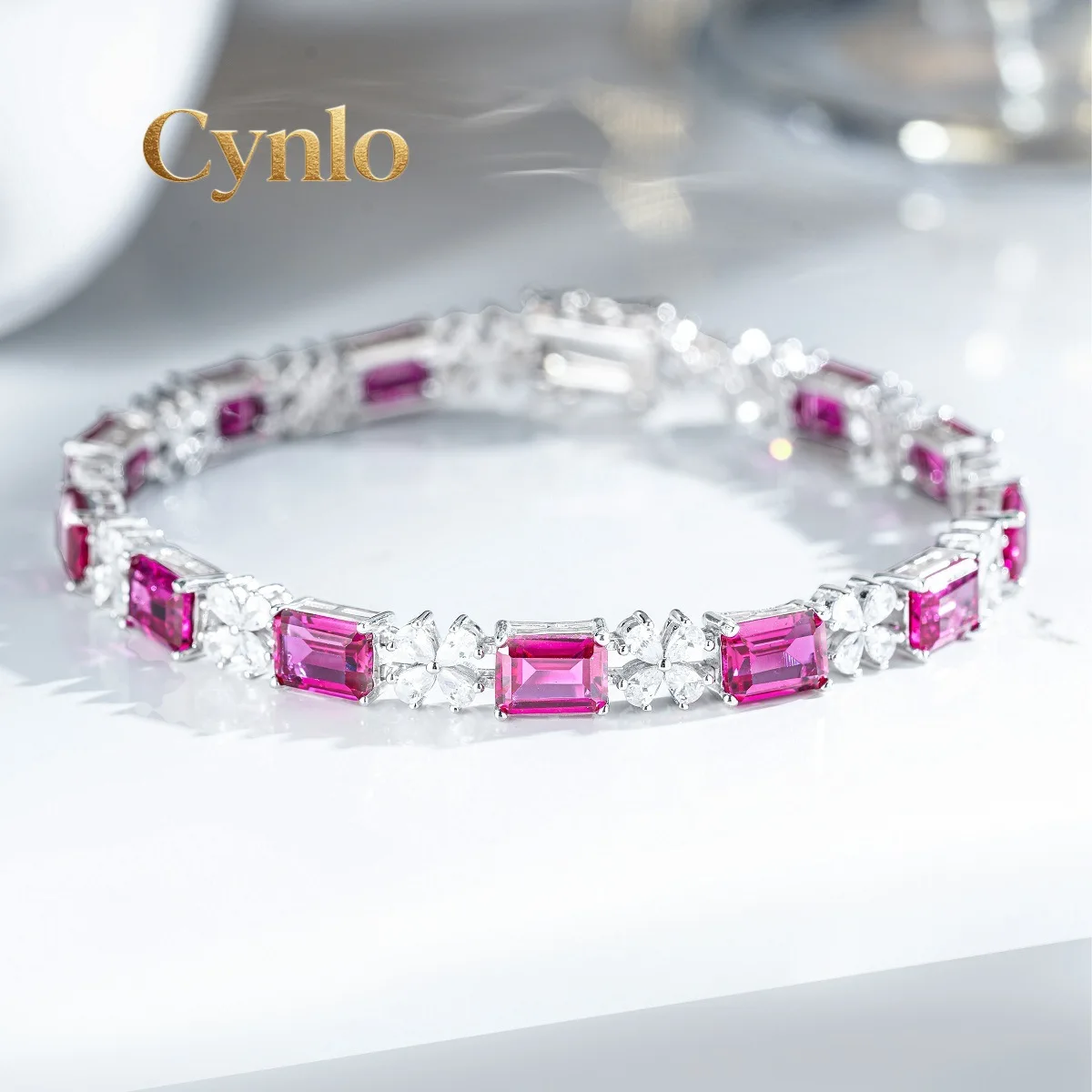 Cynlo Jewelry Luxury 18K white gold solid platinum Emerald Bracelet Single 1 karat Emerald Cut Diamond Bracelet
Cynlo Jewelry Luxury 18K white gold solid platinum Emerald Bracelet Single 1 karat Emerald Cut Diamond Bracelet