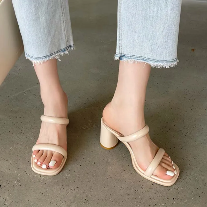 Women's one-line strap Sandals 2023 Fashion shiny lace-up high heel slippers retro chunky heels Light pumps summer
Women's one-line strap Sandals 2023 Fashion shiny lace-up high heel slippers retro chunky heels Light pumps summer