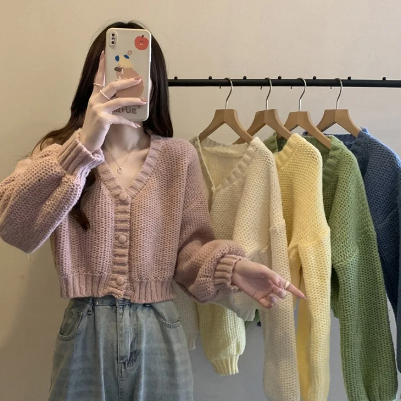 2026 Basic Solid Knitted Cardigan Women Autumn Casual Warm Long Sleeve V-Neck Sweater Coat Simple Versatile Single Breasted Tops
2026 Basic Solid Knitted Cardigan Women Autumn Casual Warm Long Sleeve V-Neck Sweater Coat Simple Versatile Single Breasted Tops