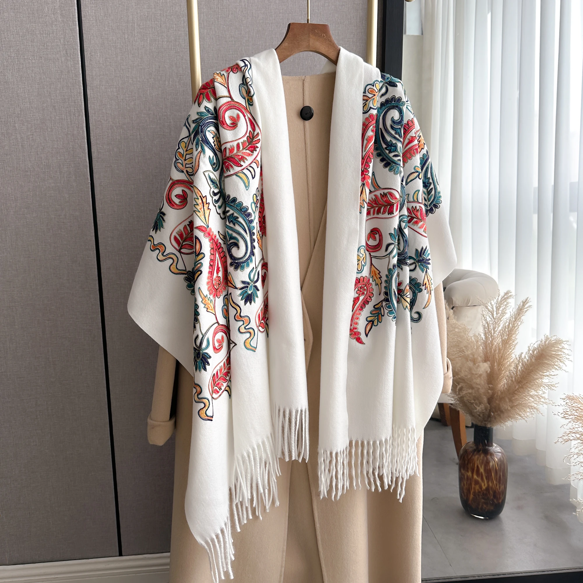 2024 Fashion Luxury Embroidery Scarf Elegant Women Winter Thick Warm Neck Pashmina Long Fringe Scarves Lady Blanket Soft Shawl
2024 Fashion Luxury Embroidery Scarf Elegant Women Winter Thick Warm Neck Pashmina Long Fringe Scarves Lady Blanket Soft Shawl