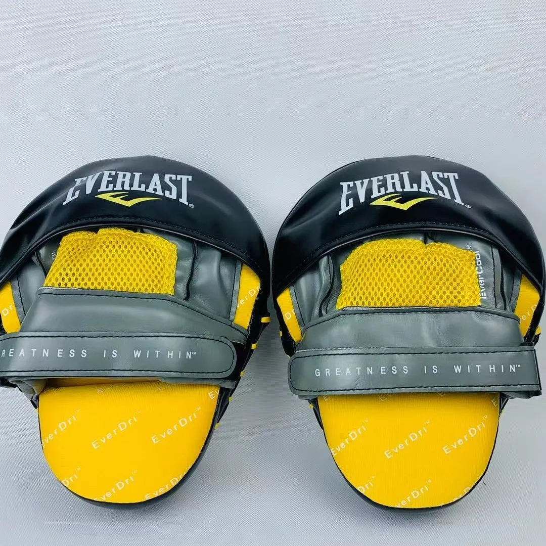 Ever Boxing Gloves with Punching Bag Focus Mitts Speed Ball Training Gear MMA Leather Gloves Unisex
Ever Boxing Gloves with Punching Bag Focus Mitts Speed Ball Training Gear MMA Leather Gloves Unisex