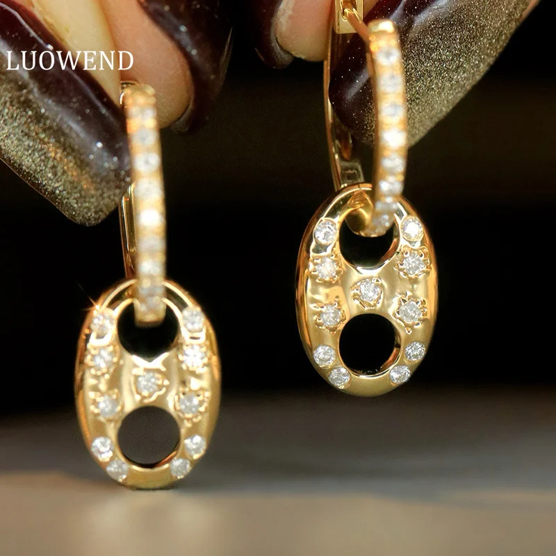LUOWEND 100% 18K Yellow Gold Earrings Fashion Pig Nose Shape Real Natural Diamond Hoop Earrings for Women High Party Jewelry
LUOWEND 100% 18K Yellow Gold Earrings Fashion Pig Nose Shape Real Natural Diamond Hoop Earrings for Women High Party Jewelry