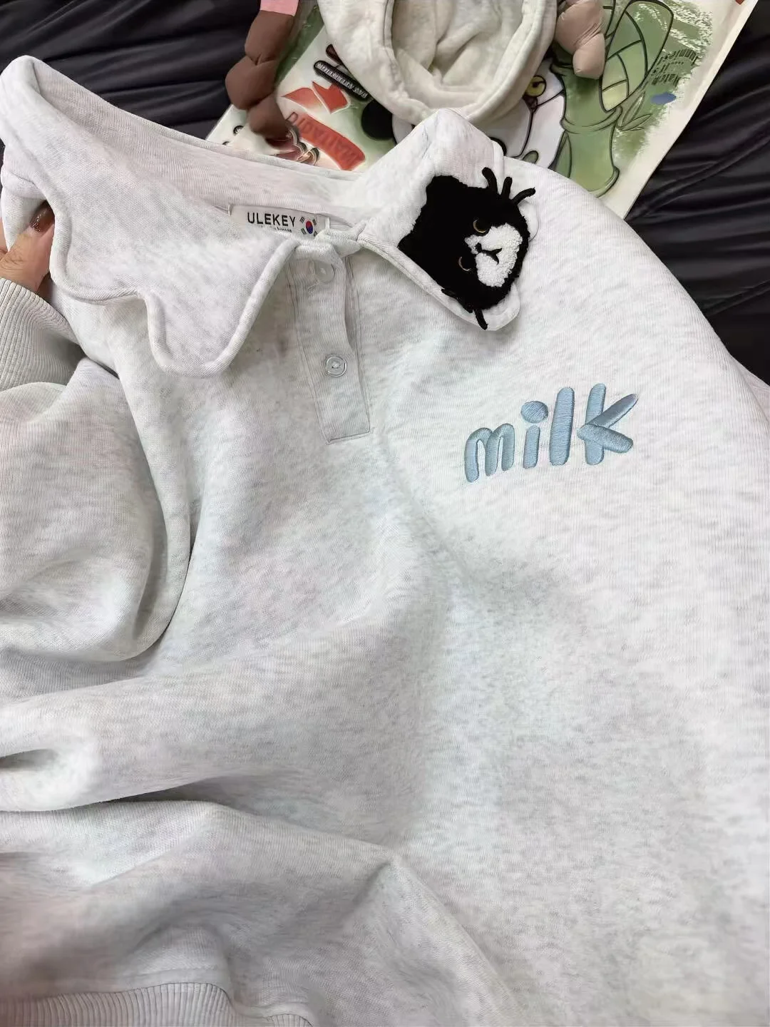 Ретро-американское худи с вышивкой для женщин, осенне-зимнее, свободное, утепленное, шикарное, уникальное, хлопковое, с длинными рукавами
Ретро-американское худи с вышивкой для женщин, осенне-зимнее, свободное, утепленное, шикарное, уникальное, хлопковое, с длинными рукавами