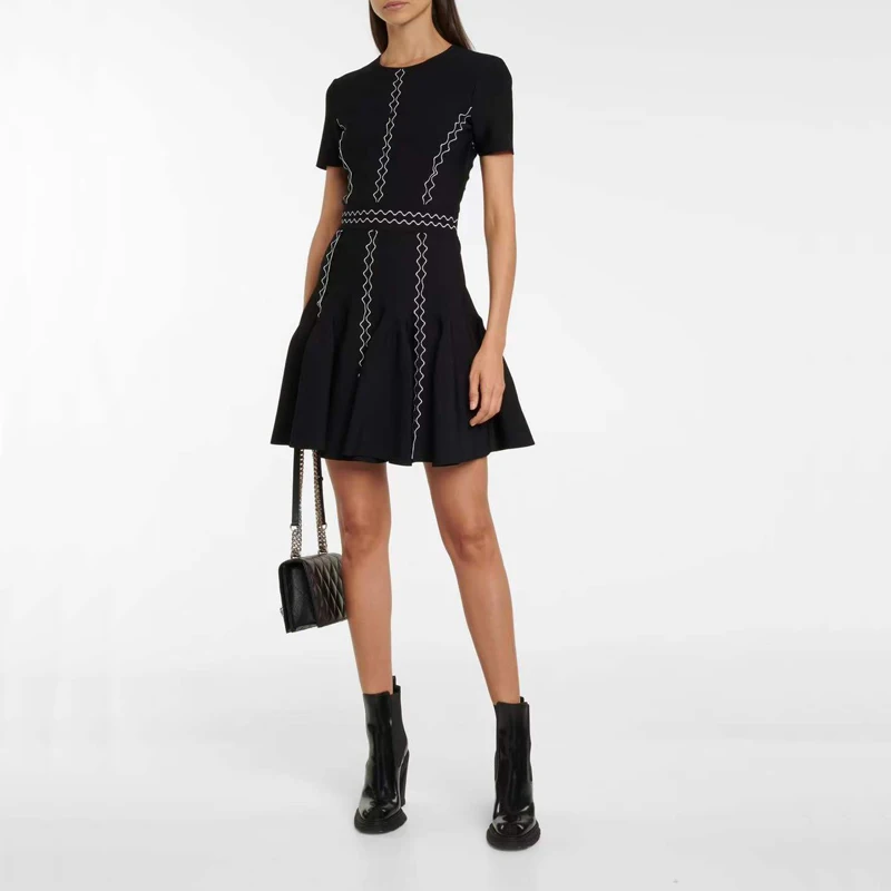 Wholesale Women's Black Short Sleeves Striped Jacquard Fashion Ball Gown Evening Club Celebrity Cocktail Party Bandage Dress
Wholesale Women's Black Short Sleeves Striped Jacquard Fashion Ball Gown Evening Club Celebrity Cocktail Party Bandage Dress
