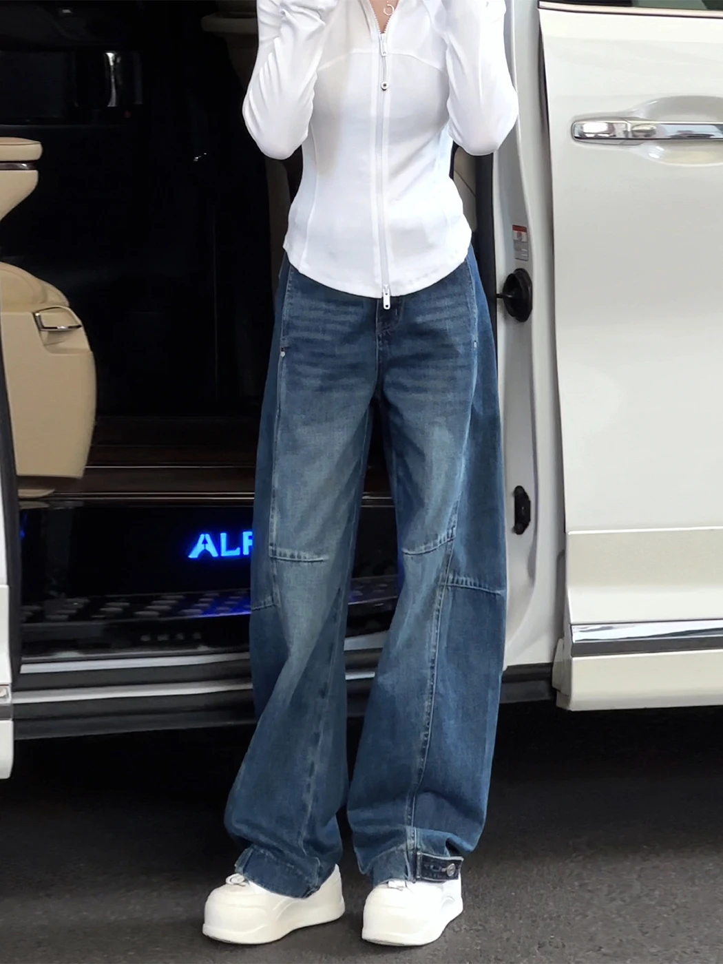 Ретро джинсы с высокой талией и широкими штанинами для женщин, весна-осень, новые, свободные, больших размеров, для полных женщин, прямые брюки
Ретро джинсы с высокой талией и широкими штанинами для женщин, весна-осень, новые, свободные, больших размеров, для полных женщин, прямые брюки