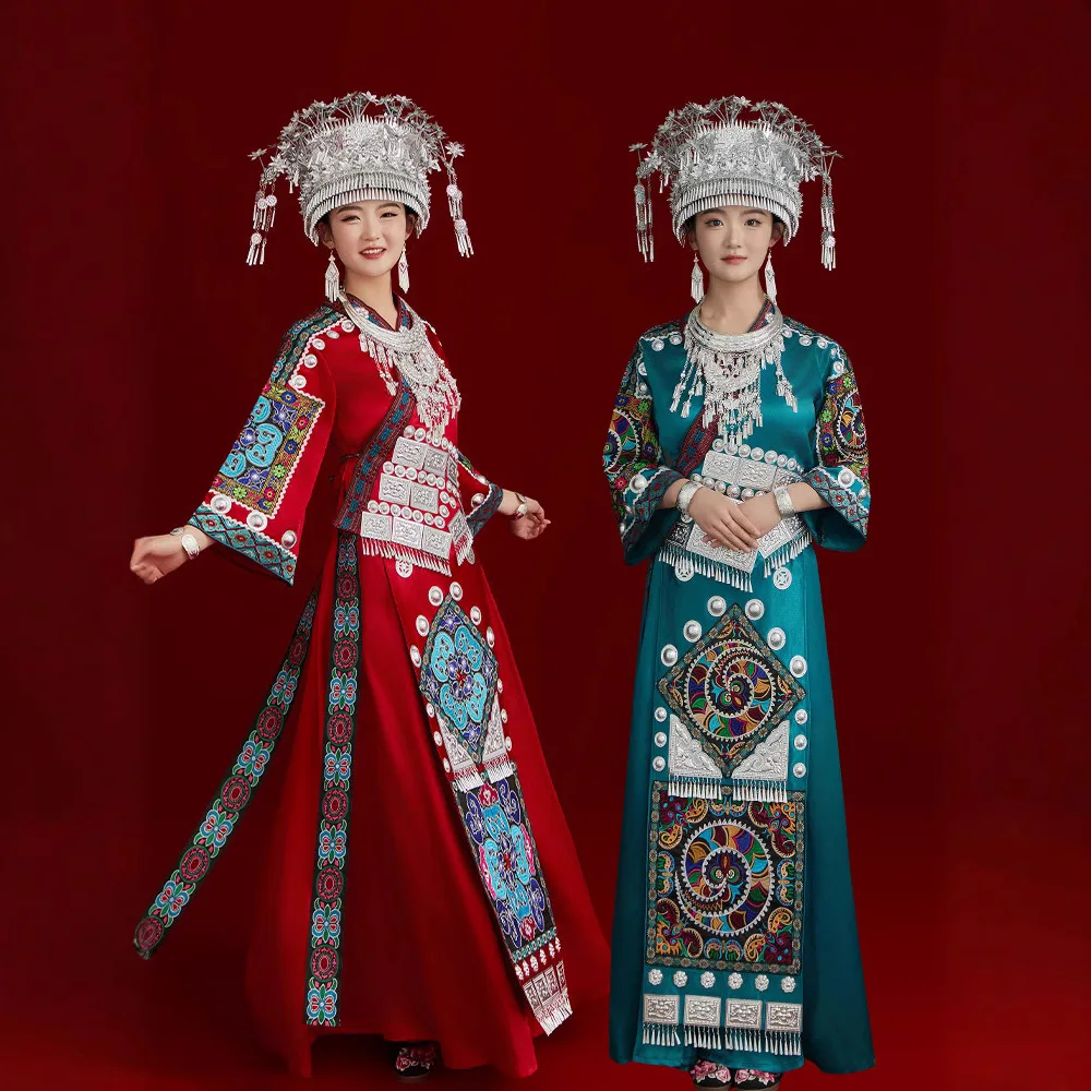 New Miao clothing female Chinese ethnic minority traditional retro clothing travel shoot Gorgeous suit cosplay party dance
New Miao clothing female Chinese ethnic minority traditional retro clothing travel shoot Gorgeous suit cosplay party dance