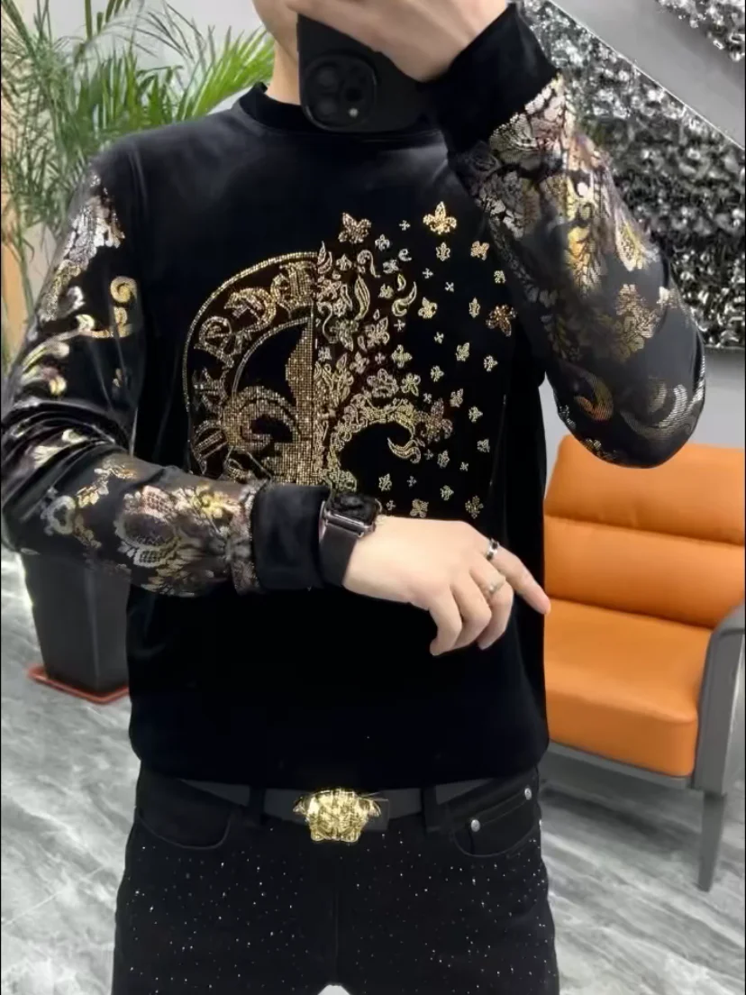 Мужская черная бархатная футболка с круглым вырезом и стразами, с длинным рукавом, весенняя новинка, приталенная, повседневная, удобная базовая футболка
Мужская черная бархатная футболка с круглым вырезом и стразами, с длинным рукавом, весенняя новинка, приталенная, повседневная, удобная базовая футболка