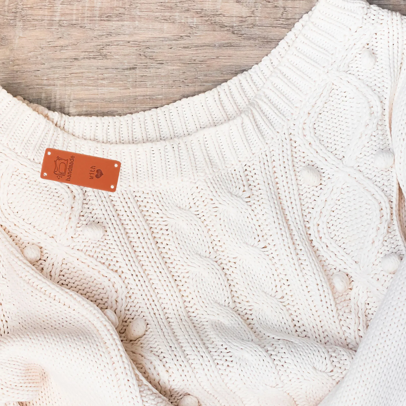 100 шт. тисненые этикетки для изменения цвета, бирки ручной работы для одежды, воротника, джинсов, сумки, швейные аксессуары
100 шт. тисненые этикетки для изменения цвета, бирки ручной работы для одежды, воротника, джинсов, сумки, швейные аксессуары