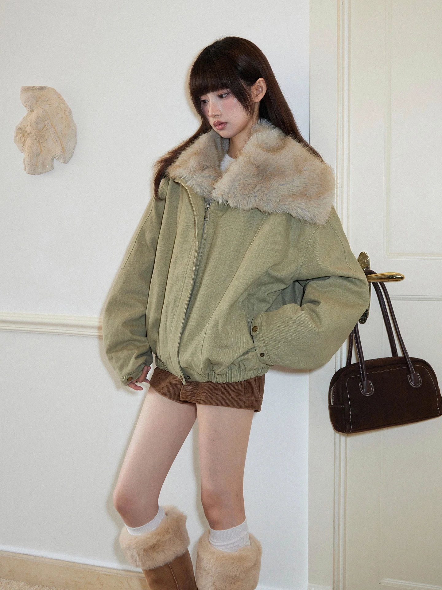 Thiened Plu Retro Jaet Women's Winter New Detachable Fur Collar Parka Cotton Top Vintage Sle Loose Fit Long Sve
Thiened Plu Retro Jaet Women's Winter New Detachable Fur Collar Parka Cotton Top Vintage Sle Loose Fit Long Sve