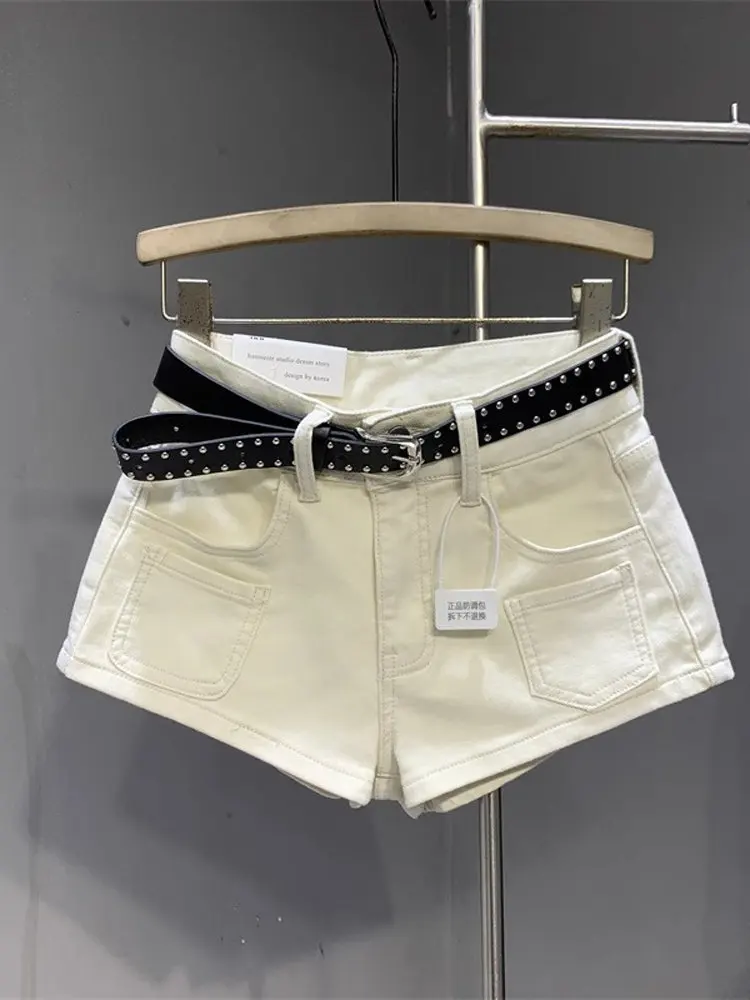 Sexy Spicy Girl High Waist Denim Shorts Women's Summer Slimming A-Line Skirt Hot Pants Straight Leg Commute Style Jeans
Sexy Spicy Girl High Waist Denim Shorts Women's Summer Slimming A-Line Skirt Hot Pants Straight Leg Commute Style Jeans