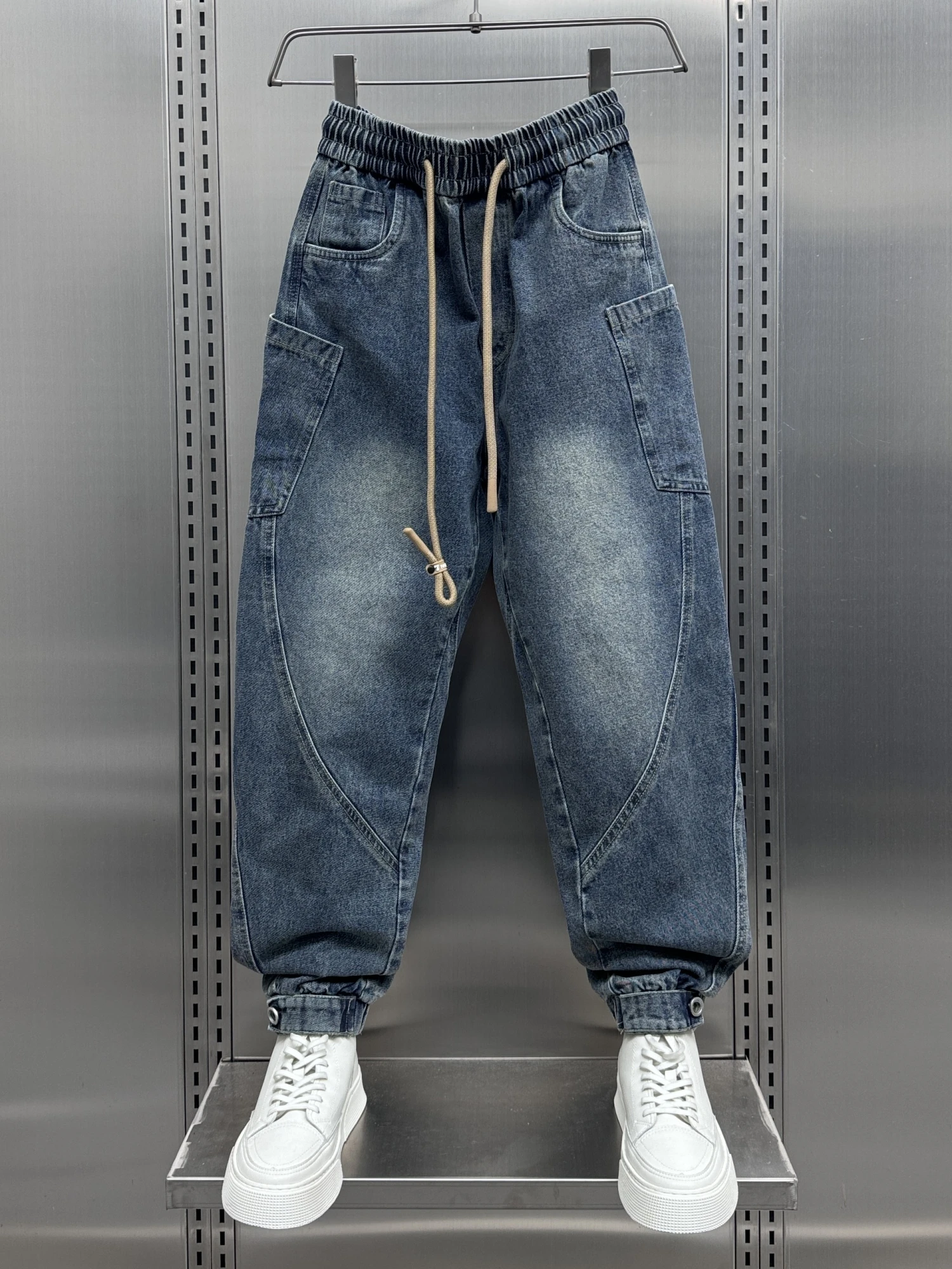 Men's Fashionable Loose Fit Jeans Autumn Trendy Patchwork Workwear Trousers Youth Popular Bell Bottoms Drawstring Closure
Men's Fashionable Loose Fit Jeans Autumn Trendy Patchwork Workwear Trousers Youth Popular Bell Bottoms Drawstring Closure