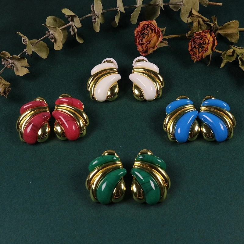 Vintage Symmetrical Stud Earrings White Red Green Blue Marble Resin Fashion Jewelry for Women Medieval Ornament
Vintage Symmetrical Stud Earrings White Red Green Blue Marble Resin Fashion Jewelry for Women Medieval Ornament
