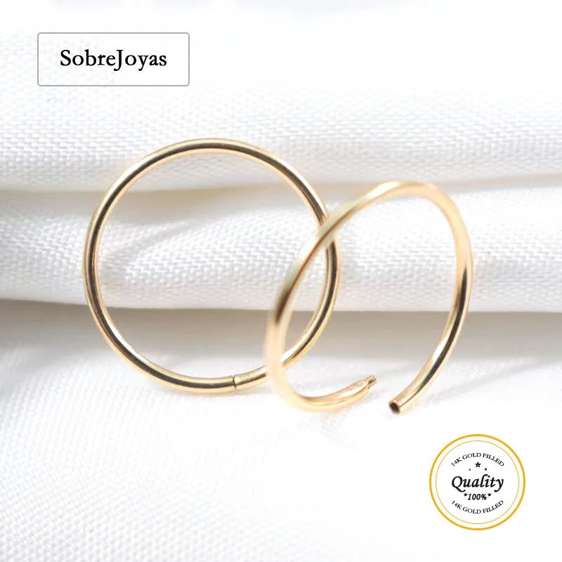 Серьги-кольца Sleeper Hoop из позолоченного золота 14 карат, устойчивые к потускнению, 10 мм, 12 мм, 15 мм, маленькие гипоаллергенные серьги-кольца
Серьги-кольца Sleeper Hoop из позолоченного золота 14 карат, устойчивые к потускнению, 10 мм, 12 мм, 15 мм, маленькие гипоаллергенные серьги-кольца