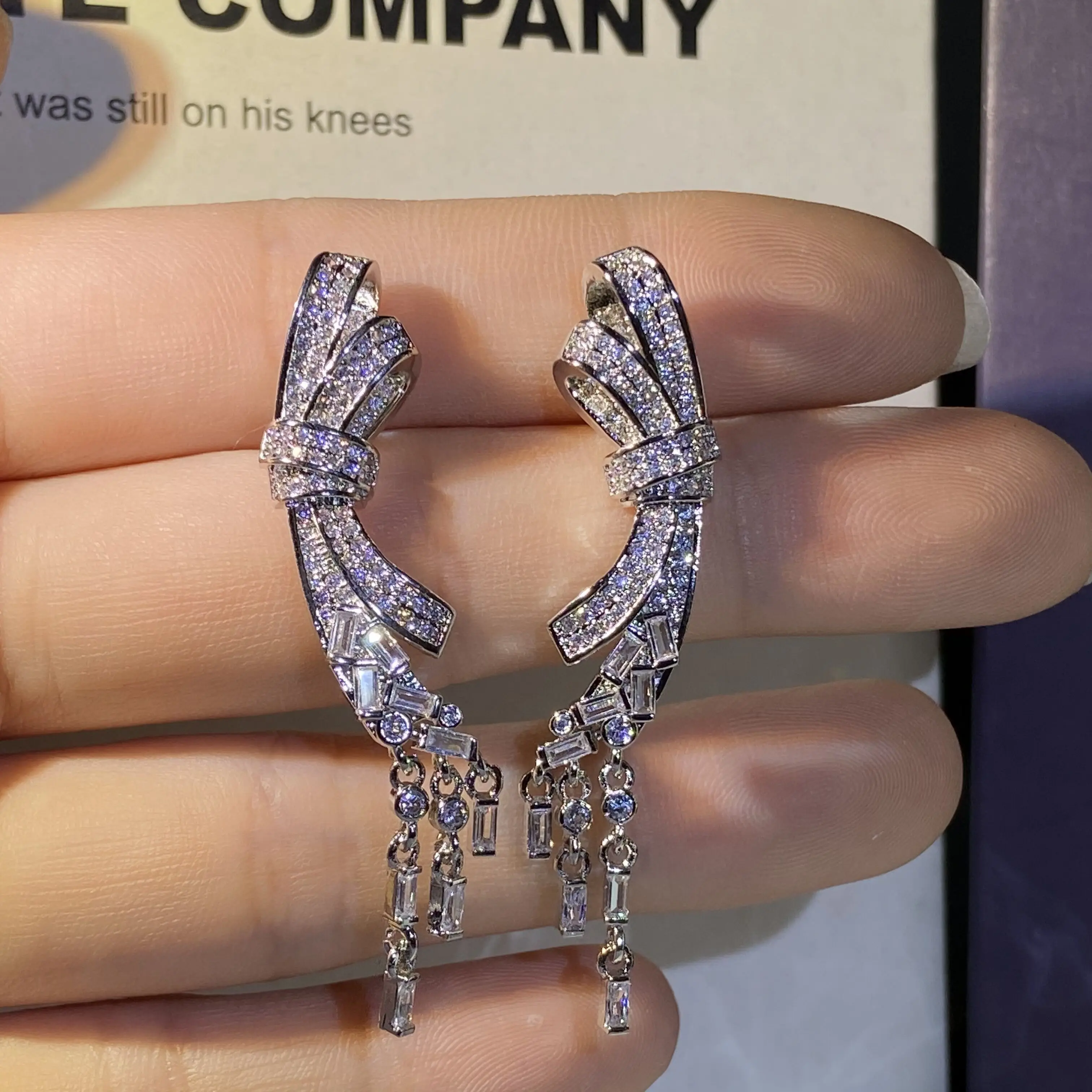 022 New Luxurious Bow Tassel Chain Pendants Necklace For Women Butterfly Crystal S925 Ailver Color Party Gift Jewelry Wholesale
022 New Luxurious Bow Tassel Chain Pendants Necklace For Women Butterfly Crystal S925 Ailver Color Party Gift Jewelry Wholesale