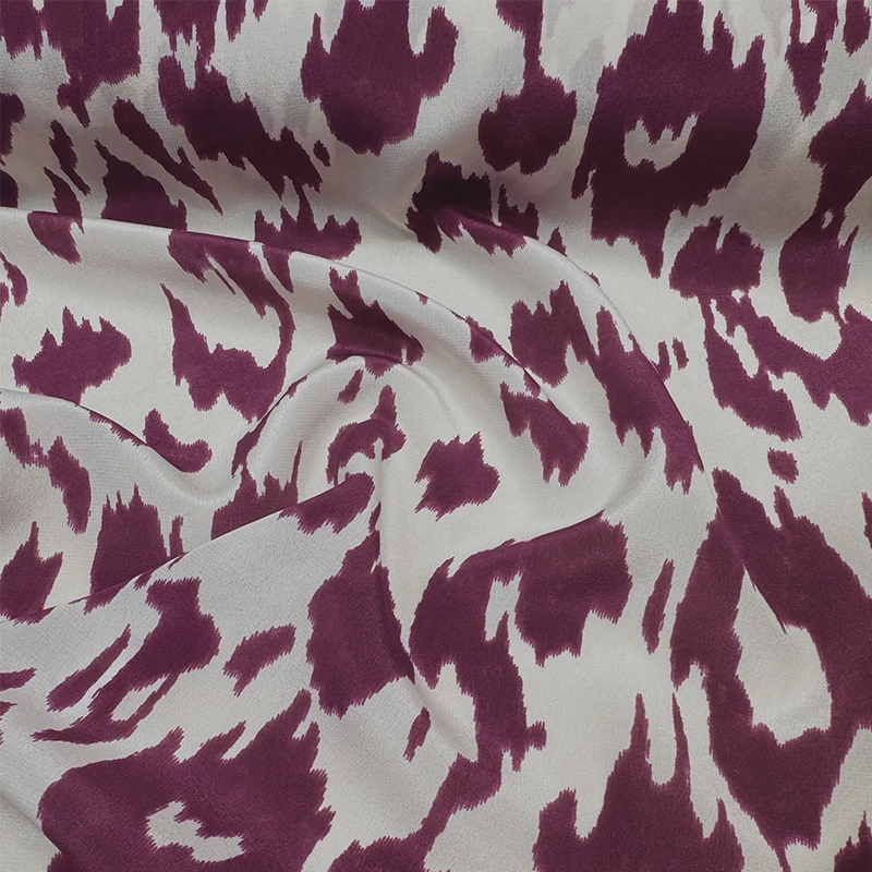 1 meter 100% Mulberry Silk 16 momme Crepe Silk Fabric White Purple Printed 140cm 55" wide by the yard JX222
1 meter 100% Mulberry Silk 16 momme Crepe Silk Fabric White Purple Printed 140cm 55" wide by the yard JX222