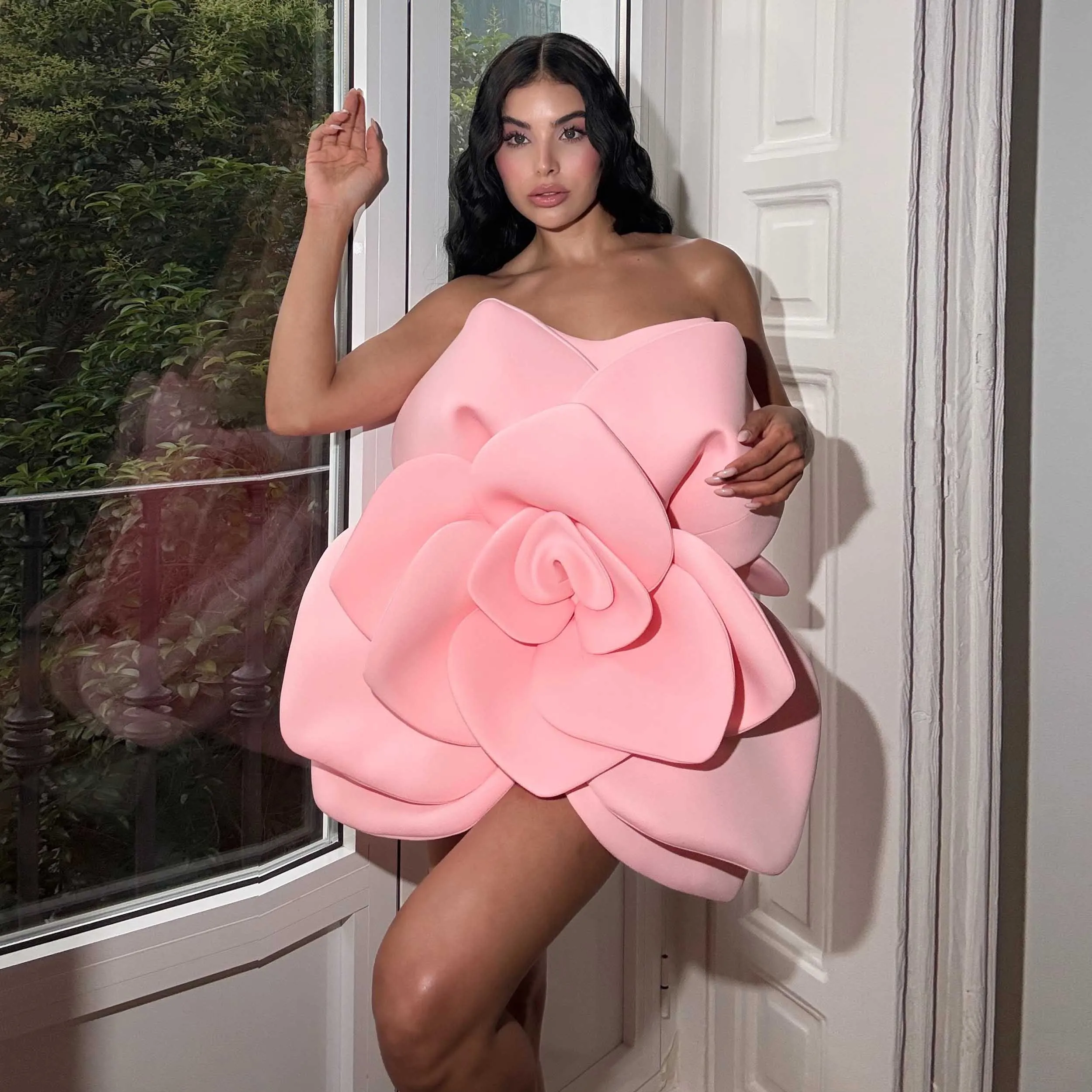Eye-catching Pink Floral Prom Dresses 2025 Couture 3D Rose Flower Formal Party Dresses Women Birthday Dress Party Night Gowns
Eye-catching Pink Floral Prom Dresses 2025 Couture 3D Rose Flower Formal Party Dresses Women Birthday Dress Party Night Gowns