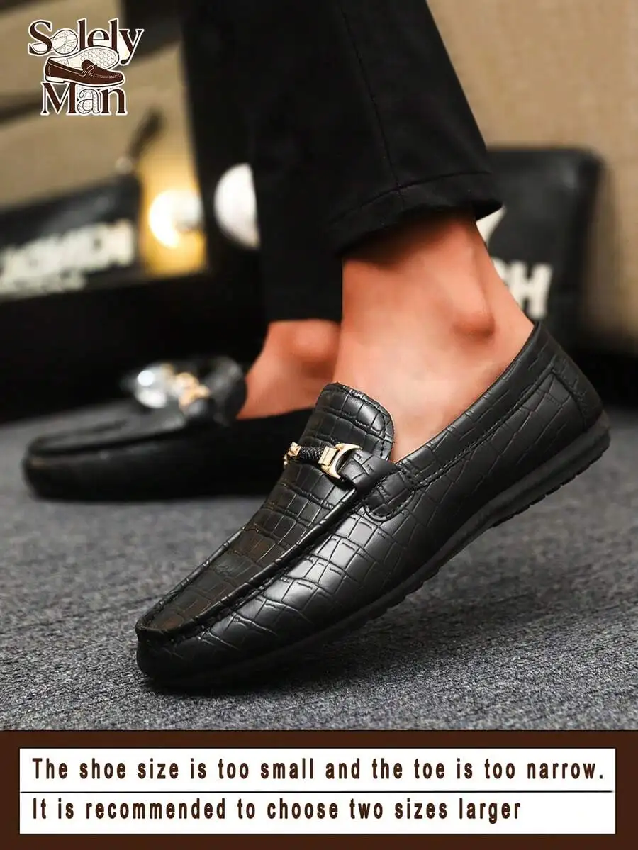 Men's slip-on leather loafers, casual moccasins with soft flat sole. Runs small and narrow, please size up.
Men's slip-on leather loafers, casual moccasins with soft flat sole. Runs small and narrow, please size up.