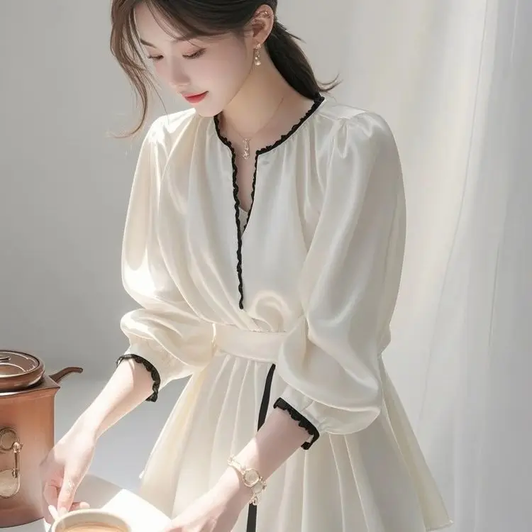 Уникальный и супер красивый темпераментный топ, высококачественная универсальная белая тонкая рубашка в стиле небольшого аромата для женщин
Уникальный и супер красивый темпераментный топ, высококачественная универсальная белая тонкая рубашка в стиле небольшого аромата для женщин