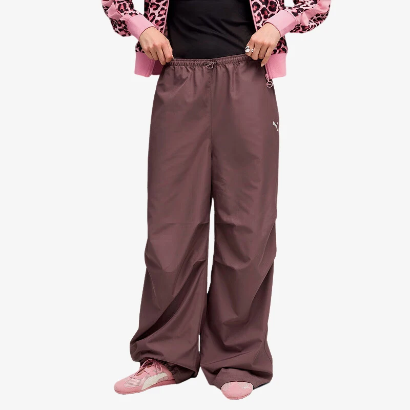 Оригинальные женские свободные спортивные брюки Puma из тканого материала с плиссировкой, повседневные, длинные, 633978-88
Оригинальные женские свободные спортивные брюки Puma из тканого материала с плиссировкой, повседневные, длинные, 633978-88