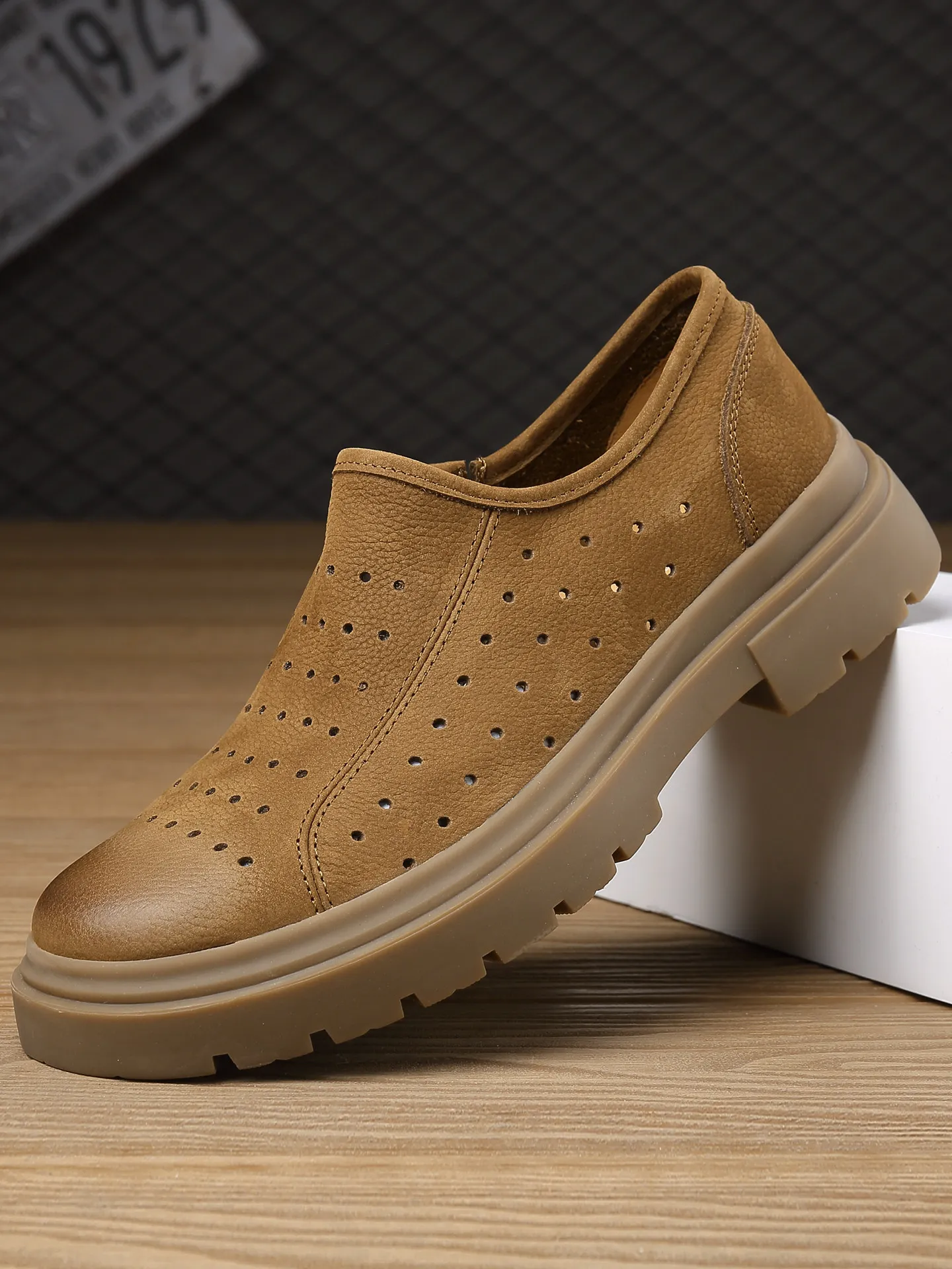 Du Nuo Bani Casual Leather Shoes Men's Summer Breathable Thin Top Layer Cowhide Soft Bottom Hollow Leather Sandals Men's Genuine
Du Nuo Bani Casual Leather Shoes Men's Summer Breathable Thin Top Layer Cowhide Soft Bottom Hollow Leather Sandals Men's Genuine