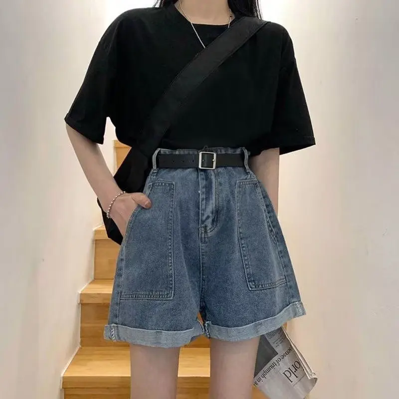 2024 Summer Women Fashion Loose Pockets Denim Shorts Female Streetwear High Waist A Line Shorts Ladies Wide Leg Short Pant H143
2024 Summer Women Fashion Loose Pockets Denim Shorts Female Streetwear High Waist A Line Shorts Ladies Wide Leg Short Pant H143