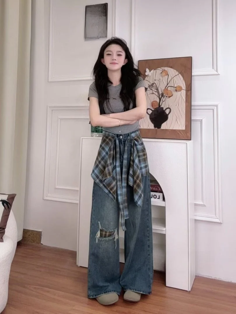 Женские джинсы с отстегивающимися расклешенными широкими штанинами, с высокой талией, с рваными элементами, свободного прямого кроя, осенне-зимняя новинка
Женские джинсы с отстегивающимися расклешенными широкими штанинами, с высокой талией, с рваными элементами, свободного прямого кроя, осенне-зимняя новинка