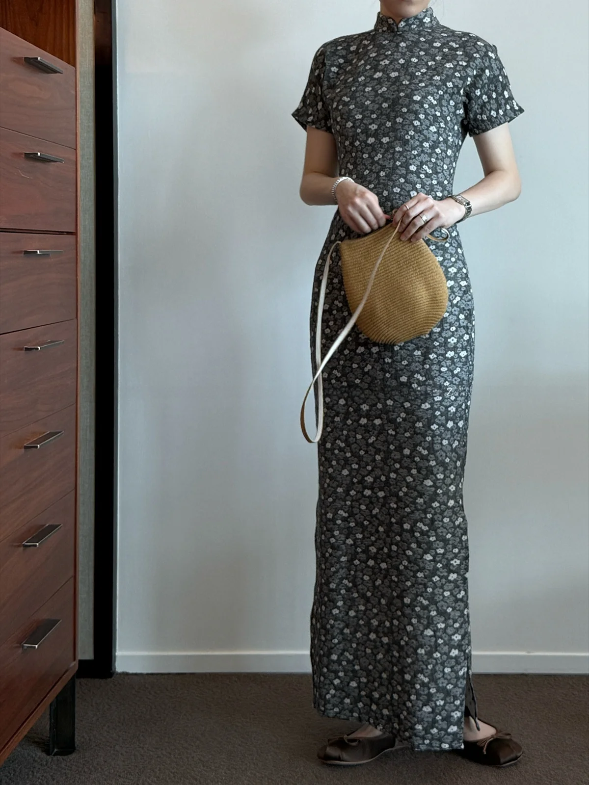 Xu Zhi Xing Grey Floral Natural Texture Short Sleeve Improved Commute Double Layer Breathable Long Qipao Cotton Vis...
Xu Zhi Xing Grey Floral Natural Texture Short Sleeve Improved Commute Double Layer Breathable Long Qipao Cotton Vis...