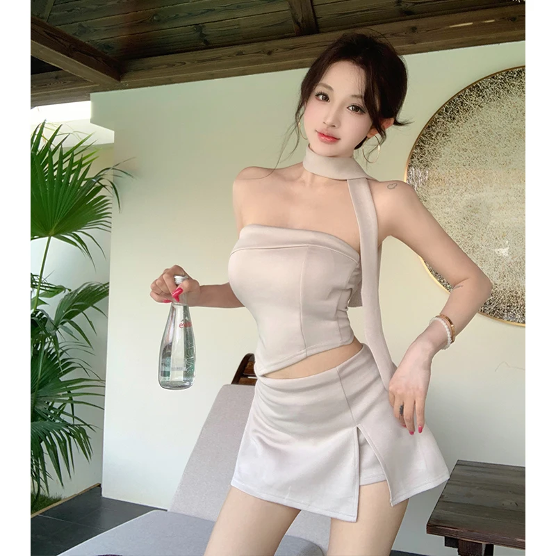 Sexy Summer New Design Slim Fit Waist Exposure Split Skirt Pants Two Piece Set for Women Hot Girl Tie Neck Tube Top
Sexy Summer New Design Slim Fit Waist Exposure Split Skirt Pants Two Piece Set for Women Hot Girl Tie Neck Tube Top