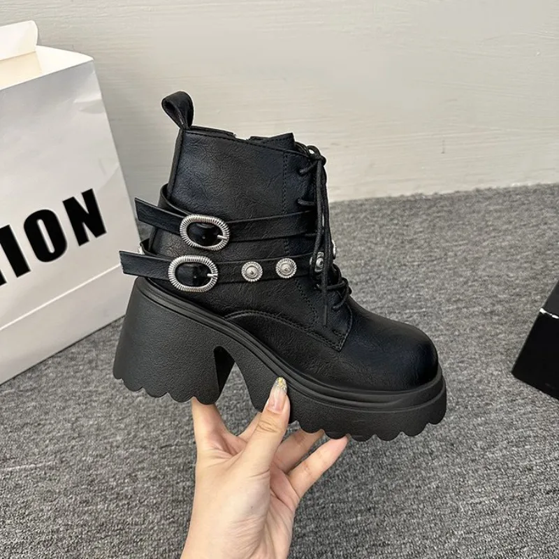 New Design Women Punk Gothic Motorcycle Boots Platform Chunky High Heel Ankle Boot Ladies Cool Wedge Black Female Shoes Plus Siz
New Design Women Punk Gothic Motorcycle Boots Platform Chunky High Heel Ankle Boot Ladies Cool Wedge Black Female Shoes Plus Siz