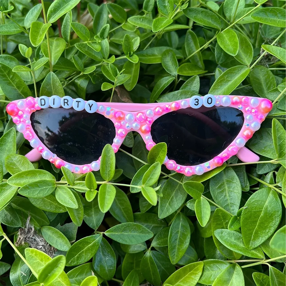2025 Pink Dirty Thirty 30th Birthday Pearl Sunglasses for Birthday Girl Thirtieth Birthday Gift Party Queen Supplies Women Decor
2025 Pink Dirty Thirty 30th Birthday Pearl Sunglasses for Birthday Girl Thirtieth Birthday Gift Party Queen Supplies Women Decor