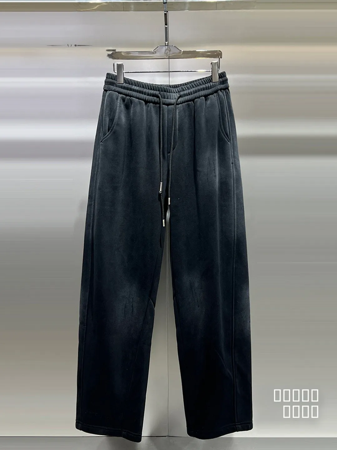 Trendy Men's Fleece Lined Loose Wide Leg Pants Winter High End Fashion Drape Warm Casual Sweatpants Straight Tube No Ironing
Trendy Men's Fleece Lined Loose Wide Leg Pants Winter High End Fashion Drape Warm Casual Sweatpants Straight Tube No Ironing