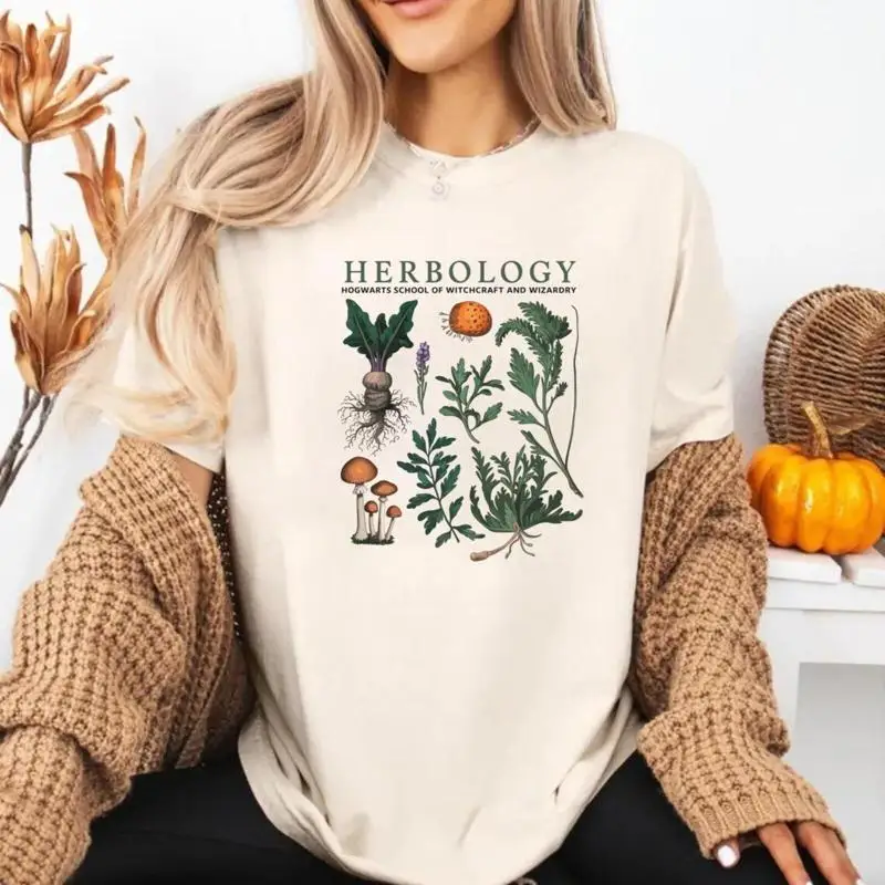 Футболка с натуральными растениями Herbology Wizardry School Magic Plants
Футболка с натуральными растениями Herbology Wizardry School Magic Plants