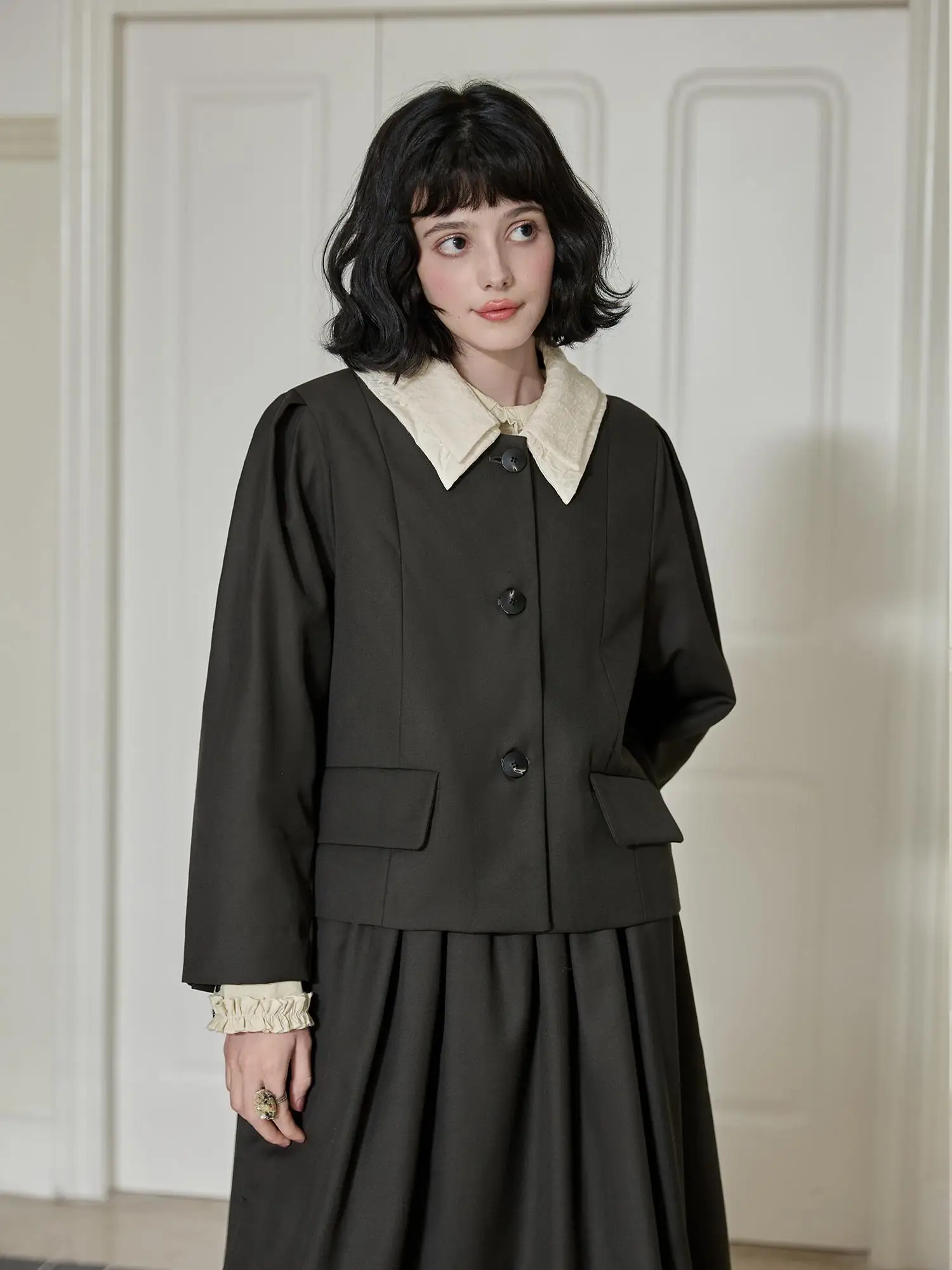 Color Block Short Coat Mani Anni Hall Women's Fashion Versatile Collar Design Spring Autumn Wool Blend Long Sleeve Pure Color
Color Block Short Coat Mani Anni Hall Women's Fashion Versatile Collar Design Spring Autumn Wool Blend Long Sleeve Pure Color