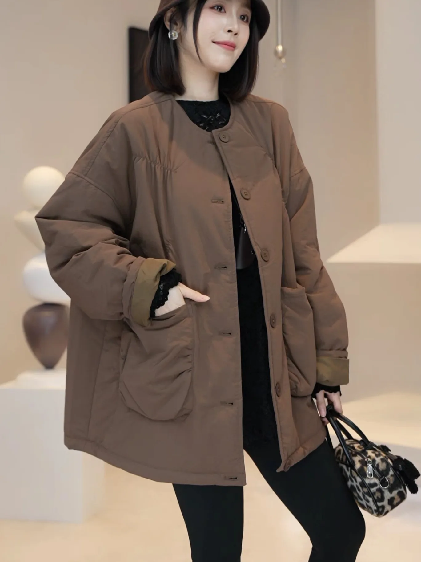 Elegant Casual Mid-Length Cotton Jacket Women's Winter plus Size Stylish Pleated Thickened Long Sleeve round Neck Coat
Elegant Casual Mid-Length Cotton Jacket Women's Winter plus Size Stylish Pleated Thickened Long Sleeve round Neck Coat