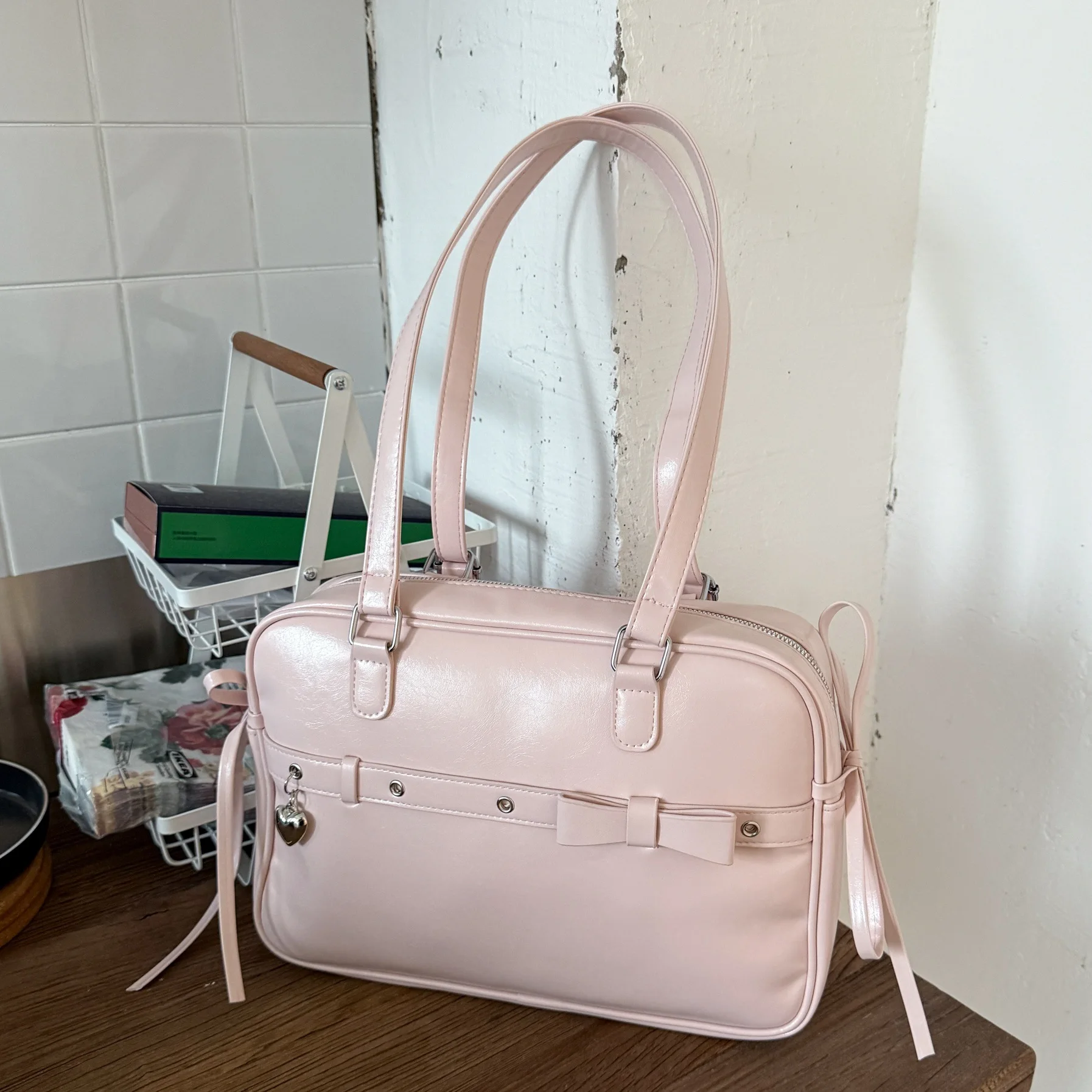 2025 New Fashionable Unique Design Tote Bag for Women Large Capacity Shoulder Handbag Designer Luxury Bag with Motor Style
2025 New Fashionable Unique Design Tote Bag for Women Large Capacity Shoulder Handbag Designer Luxury Bag with Motor Style