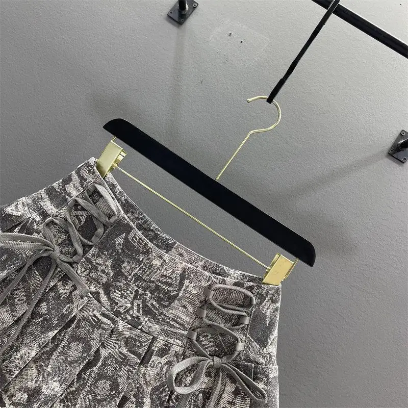 Y2K Grunge Print Pleated Skirt with Side Lace Up, High Waist Mini Skirt for Streetwear
Y2K Grunge Print Pleated Skirt with Side Lace Up, High Waist Mini Skirt for Streetwear