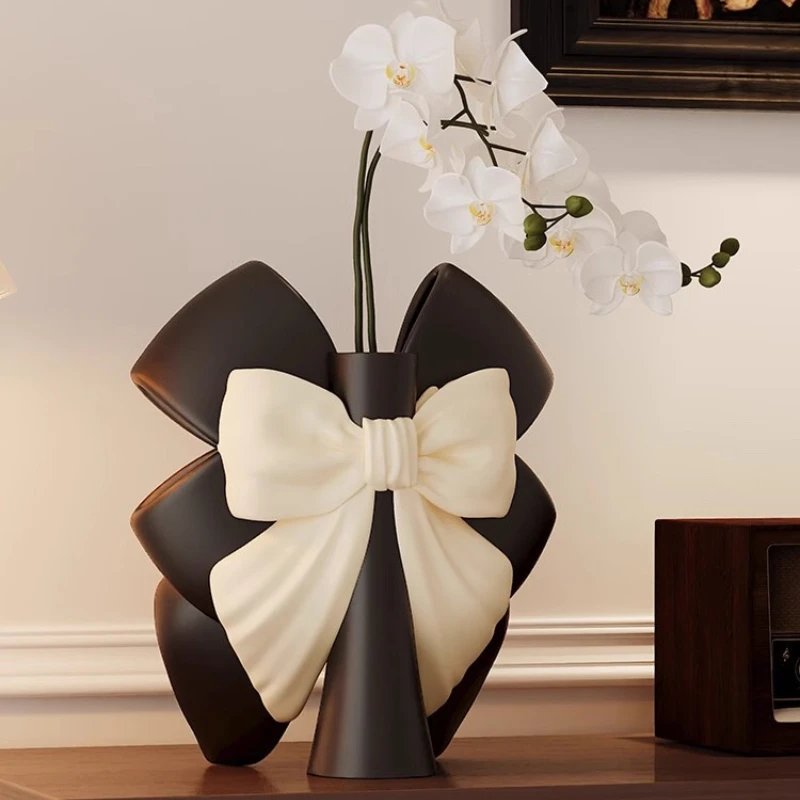 Creative Butterfly Vase Modern Art Ornaments for Living Room Flower Arrangement Centerpiece Display Perfect Housewarming Gift
Creative Butterfly Vase Modern Art Ornaments for Living Room Flower Arrangement Centerpiece Display Perfect Housewarming Gift