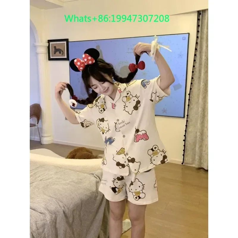 Новые летние милые пижамы hellokitty с лацканами, женские шорты с короткими рукавами, милый носимый домашний костюм с героями мультфильмов
Новые летние милые пижамы hellokitty с лацканами, женские шорты с короткими рукавами, милый носимый домашний костюм с героями мультфильмов