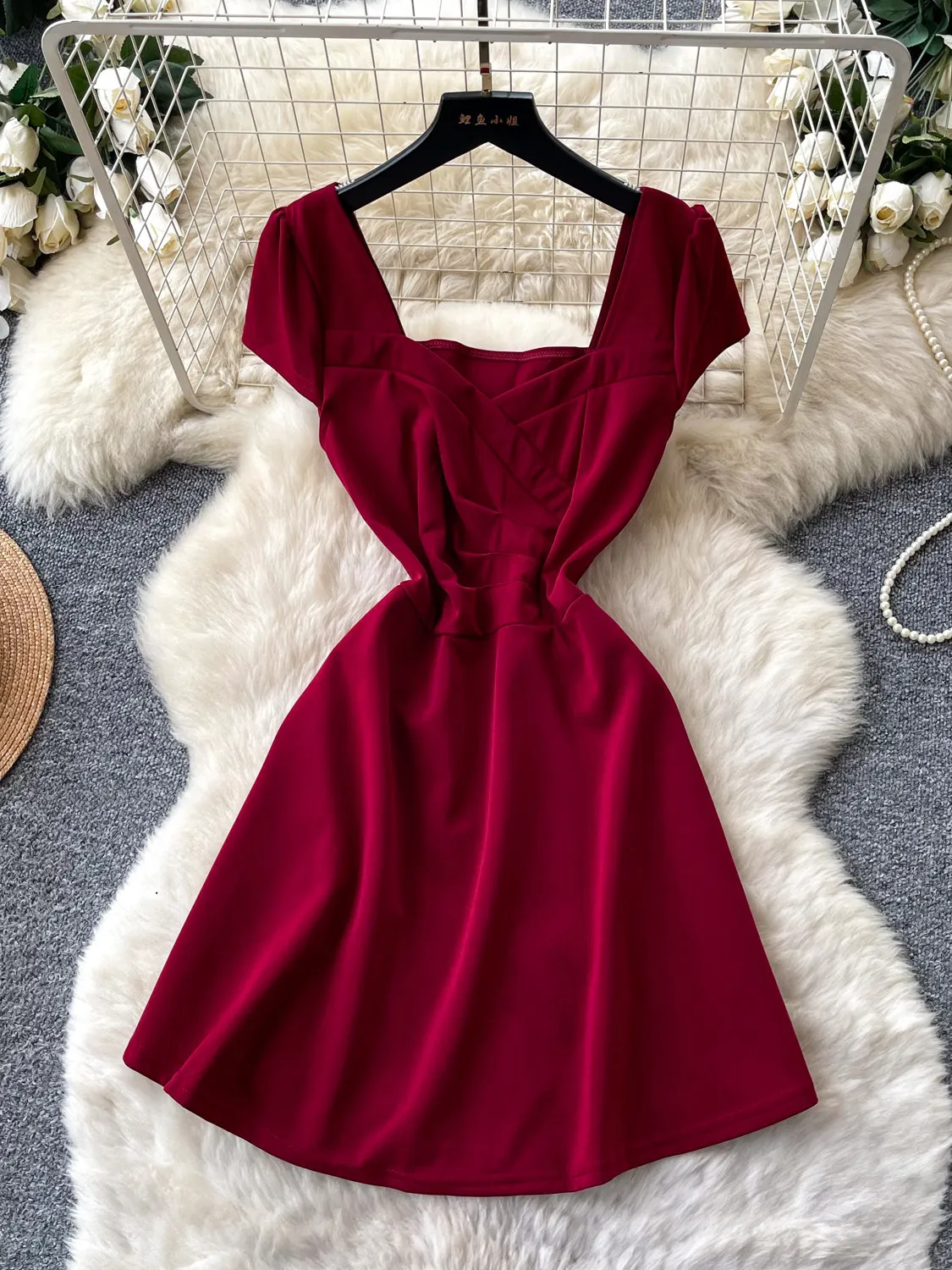 Women's Red Short Sleeve Mini Dress French Vintage Luxury Elegant Dress Square Neck Birthday Party A-line Mini Dress Summer 2026
Women's Red Short Sleeve Mini Dress French Vintage Luxury Elegant Dress Square Neck Birthday Party A-line Mini Dress Summer 2026