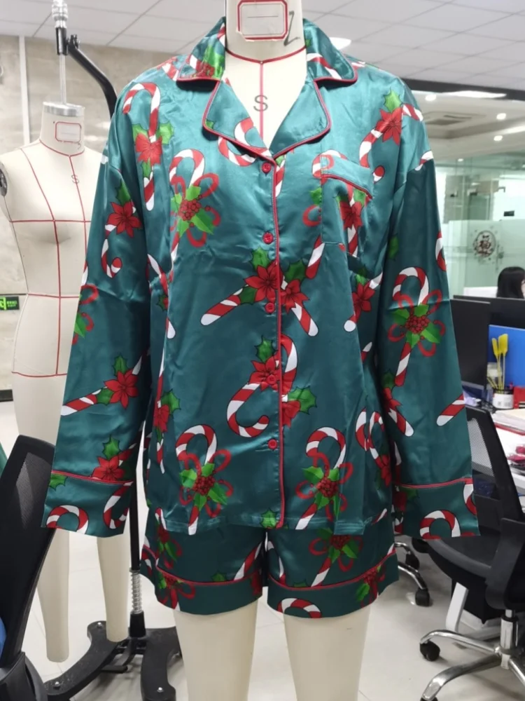 Women's Christmas Pajama Set Long Sleeve Lapel Santa Claus/Christmas Tree Print Shirt Shorts Sleepwear
Women's Christmas Pajama Set Long Sleeve Lapel Santa Claus/Christmas Tree Print Shirt Shorts Sleepwear
