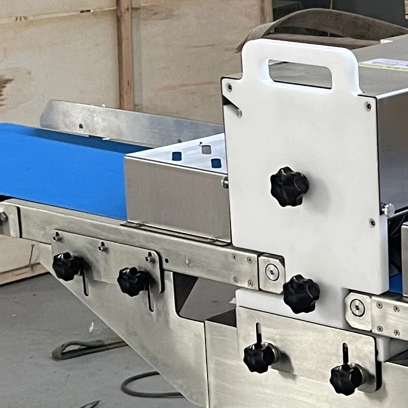 Промышленная машина для резки мясных кубиков из говядины, машина для нарезки кубиков куриного мяса
Промышленная машина для резки мясных кубиков из говядины, машина для нарезки кубиков куриного мяса