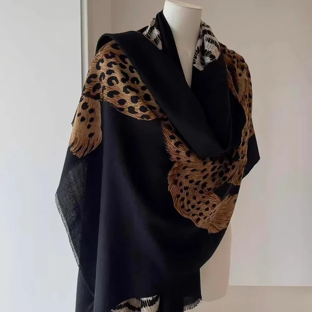 Leopard Print Leopard Print Scarf High-End Texture Fringed Edge Silk Scarf Breathable Lightweight Fringed Shawl Shoulder Draping
Leopard Print Leopard Print Scarf High-End Texture Fringed Edge Silk Scarf Breathable Lightweight Fringed Shawl Shoulder Draping