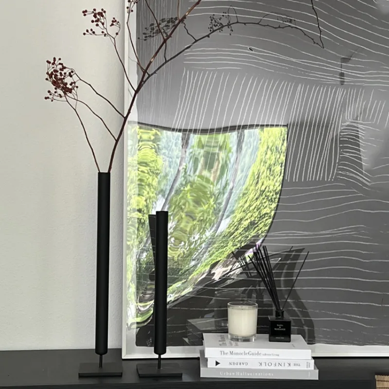 Simple modern wabi-sabi style ornament, metal wrought iron flower ware , vase desktop flower arrangement
Simple modern wabi-sabi style ornament, metal wrought iron flower ware , vase desktop flower arrangement