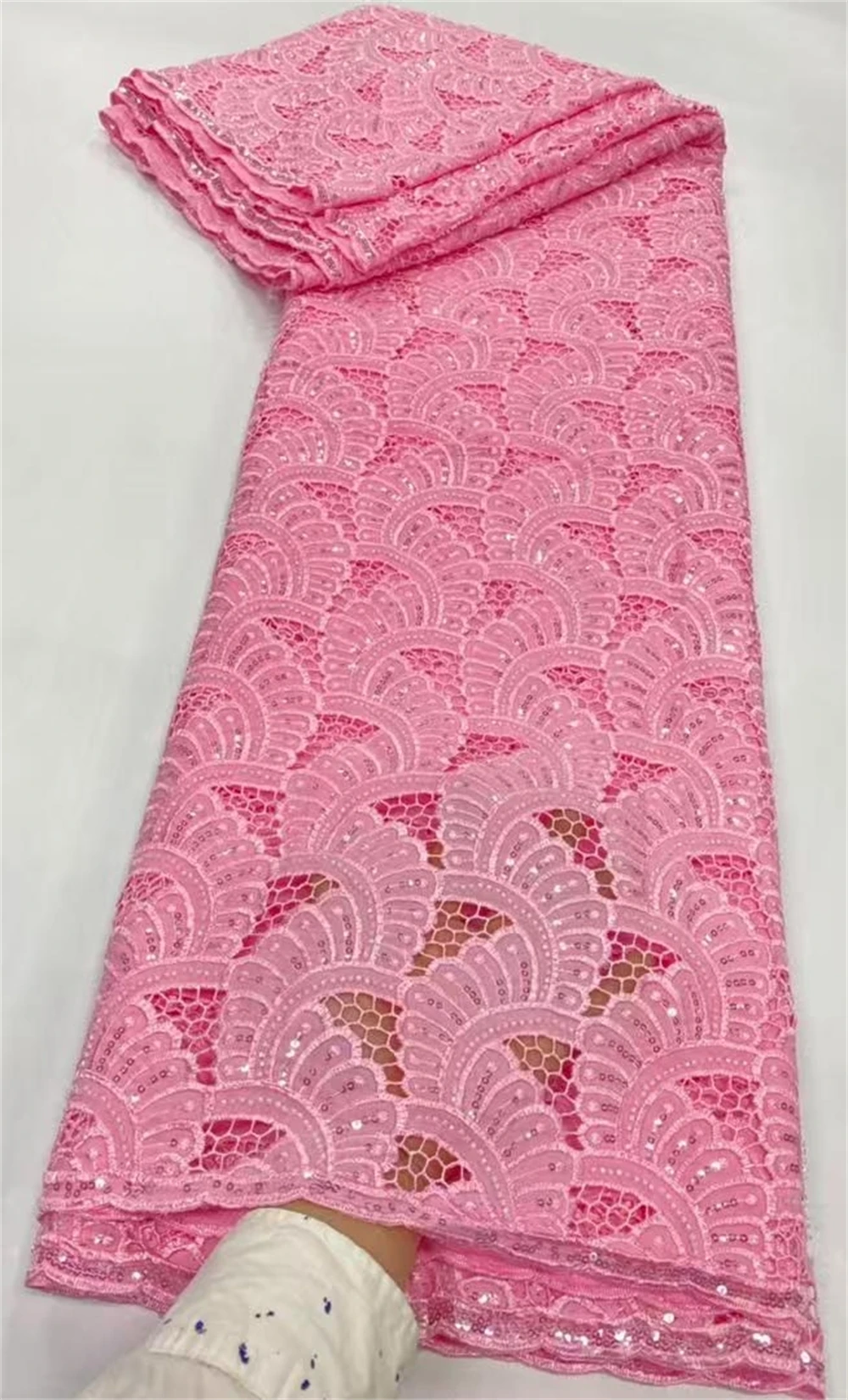 2025 New High Quality African Nigerian Tulle Lace Fabric Sequins Embroidery French Guipure Party Dress Fabric for Sewing 5 Yards
2025 New High Quality African Nigerian Tulle Lace Fabric Sequins Embroidery French Guipure Party Dress Fabric for Sewing 5 Yards