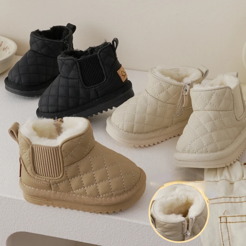 Winter 2024 New Children Snow Boots Boys Girls Soft Warm Short Boots with Thick Fur Princess Shoes Retro Cotton Shoes Baby Boots
Winter 2024 New Children Snow Boots Boys Girls Soft Warm Short Boots with Thick Fur Princess Shoes Retro Cotton Shoes Baby Boots