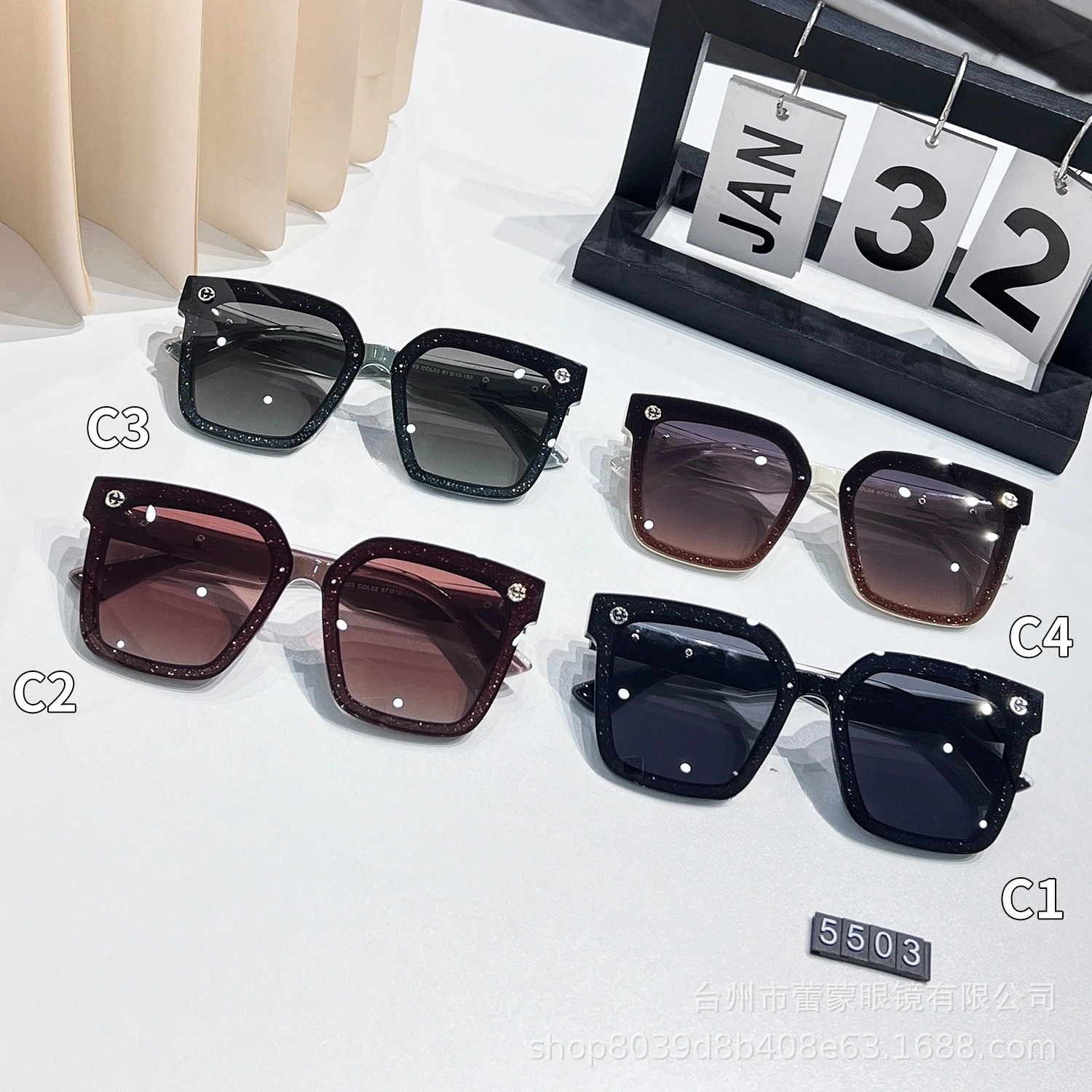 2025 New! Retro Trend HD Polarized Fashion Light Luxury Sunglasses Two-color Legs Outdoor and Driving Advanced UV Protection
2025 New! Retro Trend HD Polarized Fashion Light Luxury Sunglasses Two-color Legs Outdoor and Driving Advanced UV Protection