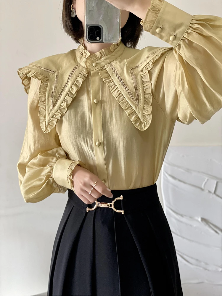 Ele Embroidered Hollow out T irt with Ruffle Collar in Silk Viscose for Young Women Spring Faion Design
Ele Embroidered Hollow out T irt with Ruffle Collar in Silk Viscose for Young Women Spring Faion Design