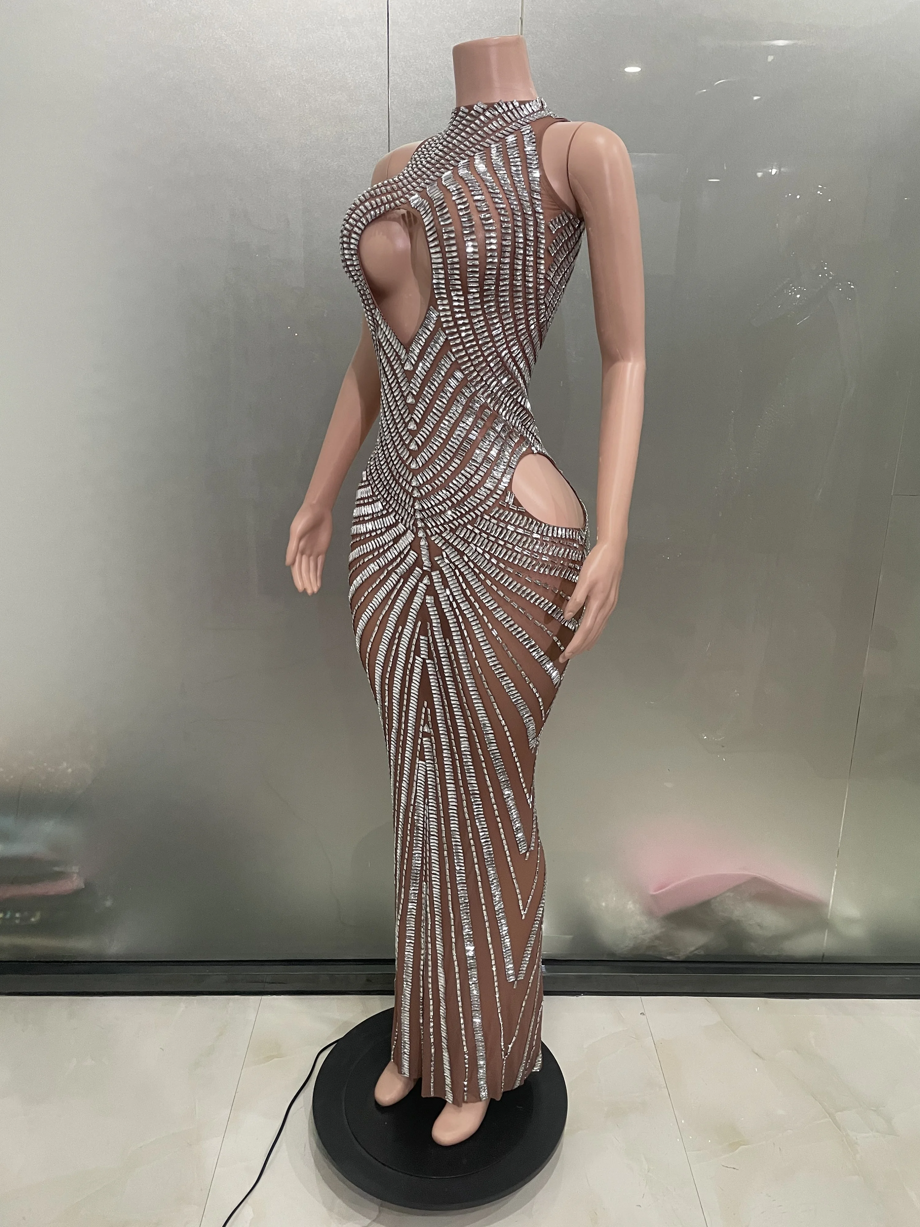 2025 New Sexy Sparkly Crystals Mesh Transparent Long Dress Women Evening Celebrate Birthday Party Club Stage Performance Costume
2025 New Sexy Sparkly Crystals Mesh Transparent Long Dress Women Evening Celebrate Birthday Party Club Stage Performance Costume