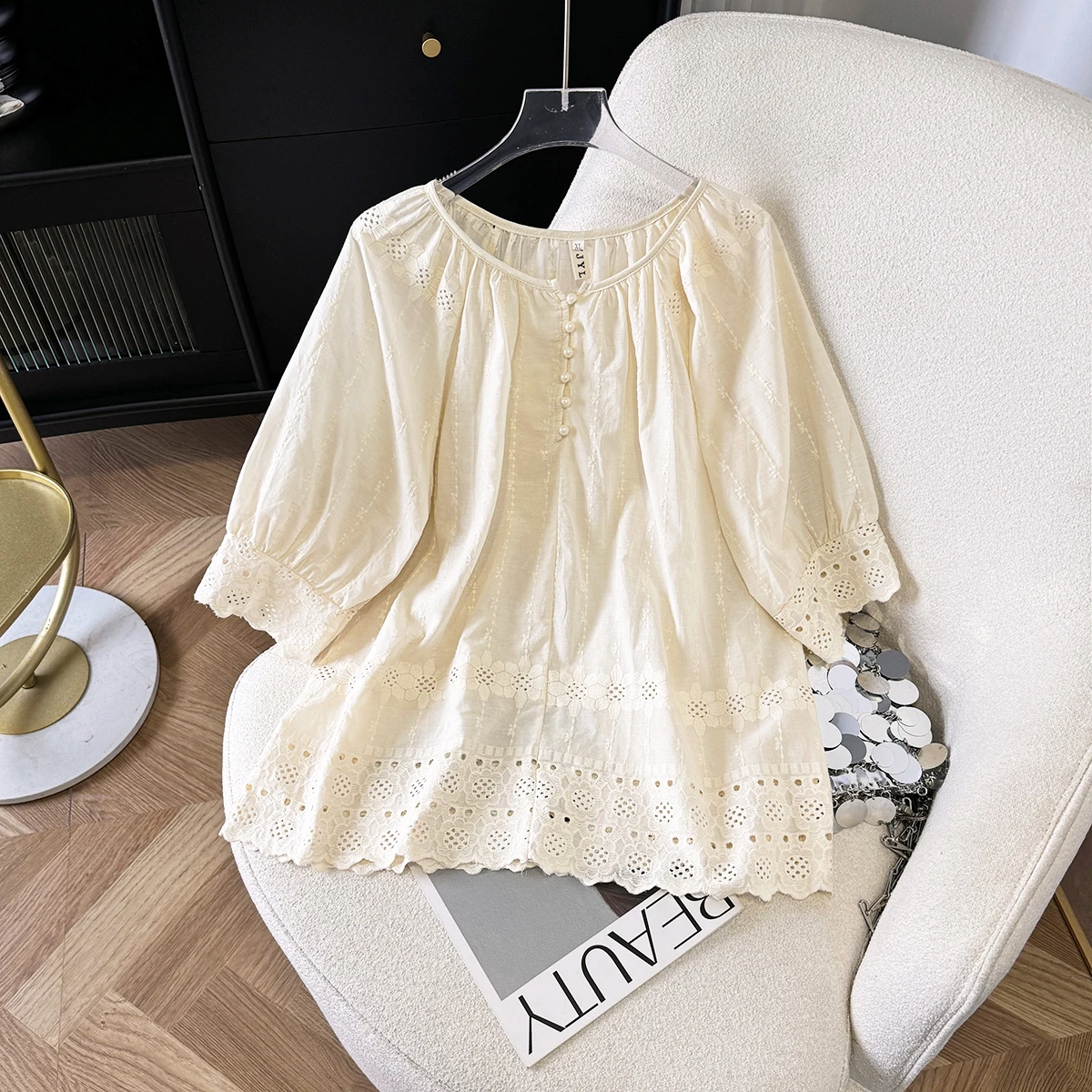 Hollow Out Embroidery Ramie Shirt Women Round Neck Short Sleeve Loose Casual Blouse Summer Pullover Thin Tops
Hollow Out Embroidery Ramie Shirt Women Round Neck Short Sleeve Loose Casual Blouse Summer Pullover Thin Tops
